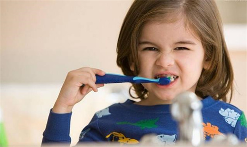 宝宝可以用电动牙刷吗？